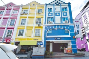 Front of property - Brilliant Empire Hotel (Malacca City)