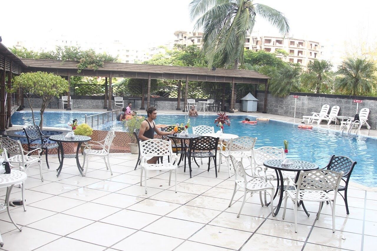 حمّام سباحة خارجي