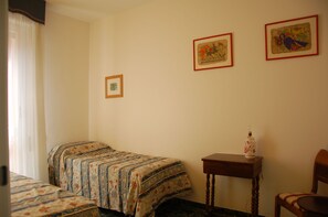3 chambres, fer et planche à repasser, lit parapluie, Wi-Fi gratuit