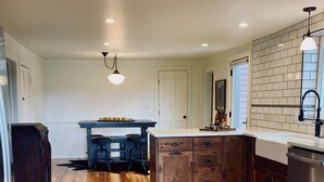 Micro-ondes, four, plaque de cuisson, lave-vaisselle