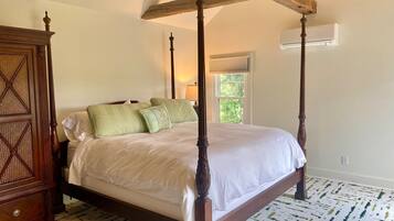 5 habitaciones, tabla de planchar con plancha, wifi y ropa de cama