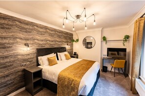 Deluxe Double or Twin Room | Free WiFi - Home at 42 Arkles Lane (Liverpool)