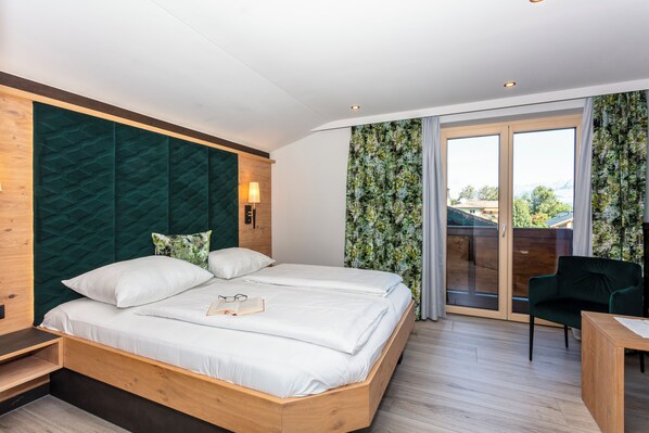 Deluxe Suite, Balcony, Mountain View