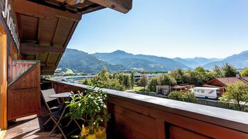 Deluxe Suite, Balcony, Mountain View | Balcony