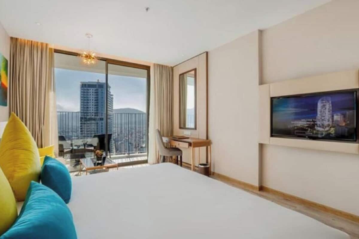 Double Room, City View | Memory-foam beds, minibar, desk, laptop workspace