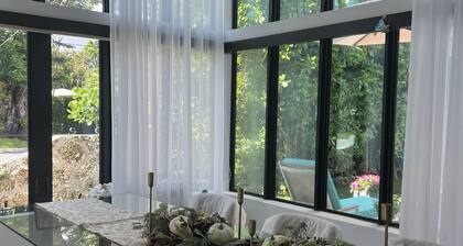 Spacious 5-bedroom villa in delightful Miami with WiFi in the heart of Brickell