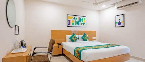 Habitación Premium | Muebles diferentes, escritorio y cortinas blackout