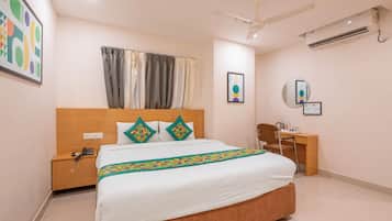 Deluxe Room | Desk, blackout curtains, iron/ironing board, rollaway beds