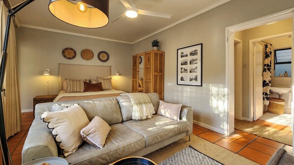 1 bedroom, WiFi, bed sheets - Cape Town Central Studio - Digital Nomad Friendly (Cape Town)