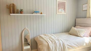 3 soverom, strykejern/-brett, wi-fi og sengetøy