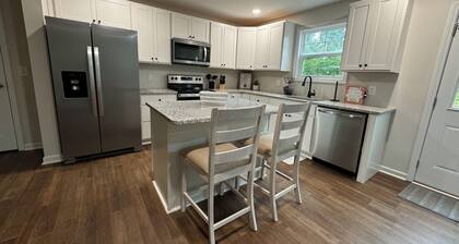 Brand New 3-bedroom house with WiFi, WFU events and Furniture Market ready!