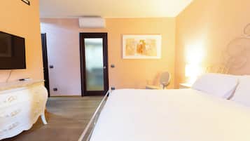 Kondo Mewah | 3 kamar tidur, meja kerja, ruang kerja ramah laptop, dan kedap suara