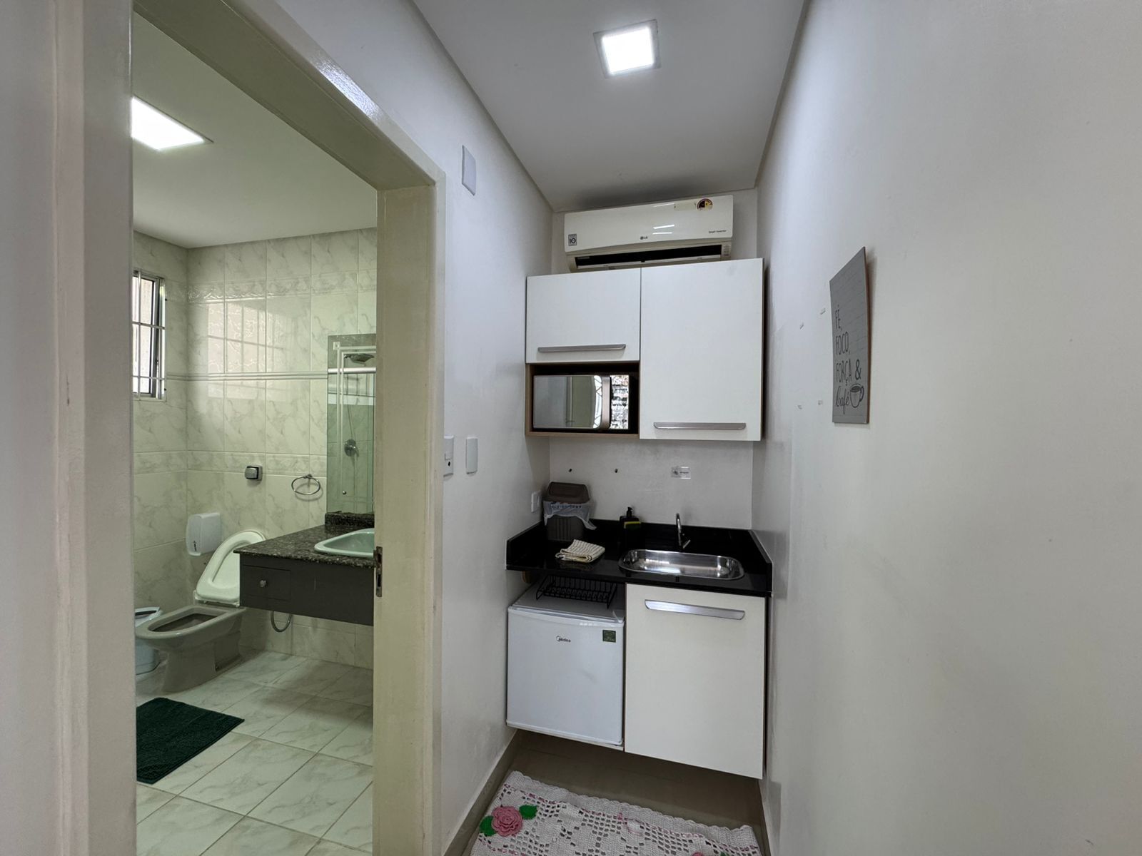 Departamento junior | Cocina privada | Microondas y utensilios de cocina 