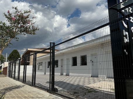 1 habitación, ropa de cama de alta calidad, escritorio y wifi gratis