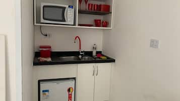 Departamento junior | 1 habitación, ropa de cama de alta calidad, escritorio y wifi gratis
