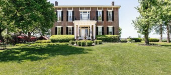 7 Private Rooms, Country Setting Bourbon Trail, patio/firepit. Breakfast inc.