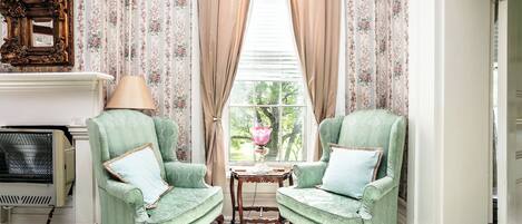 تلفزيون ذكي، مشغل دي في دي، كُتُب، مكتبة فيديو