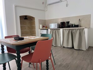 Dining - Cozy and organized dwelling, ideal for a couple or a small family. (Gioia del Colle)