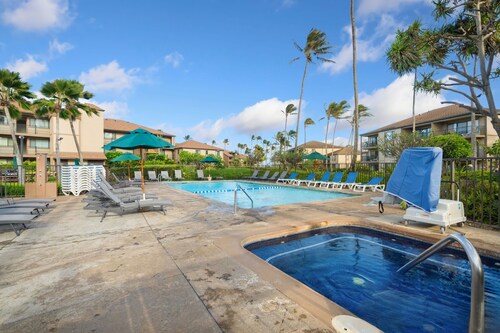 Pono Kai J107 Beachfront Resort AC! Steps to Beach & Pool