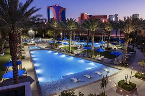 Outdoor pool - Margaritaville 1 Bedroom Deluxe, Las Vegas!  (Las Vegas)
