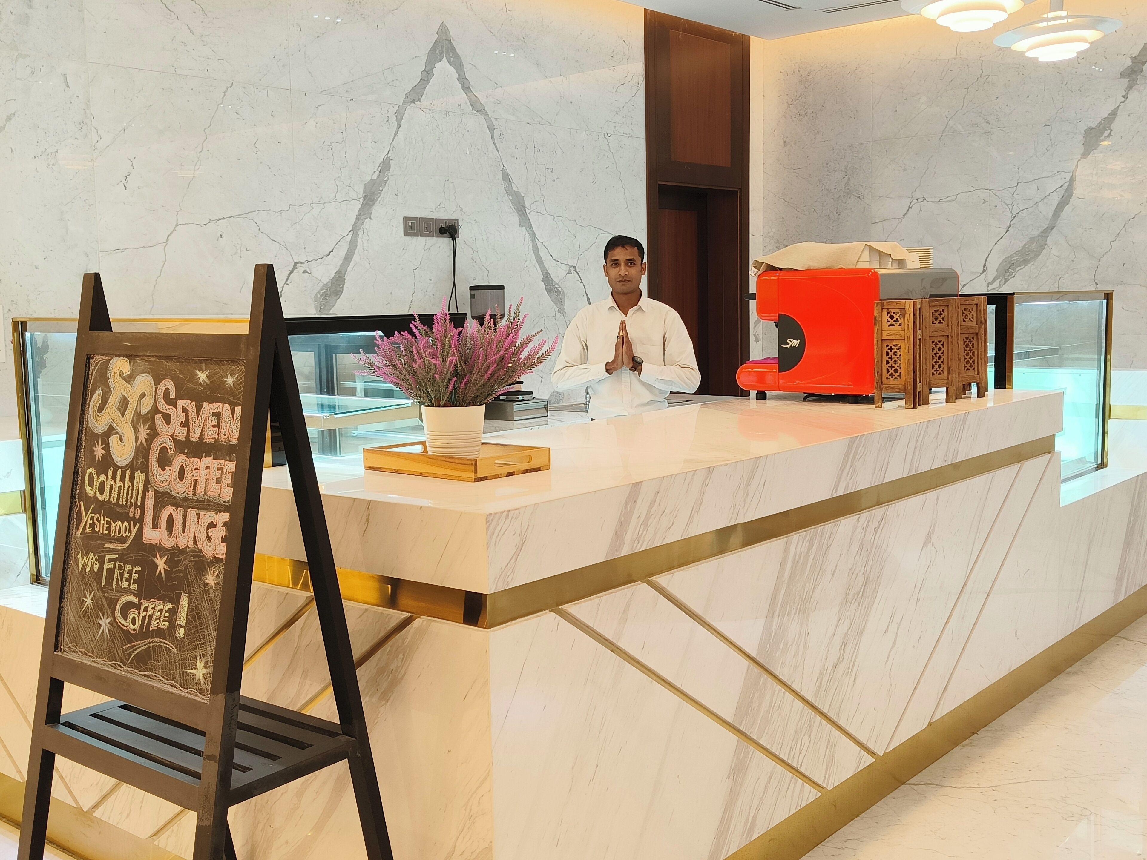Photo - Seven Seas Hotel
