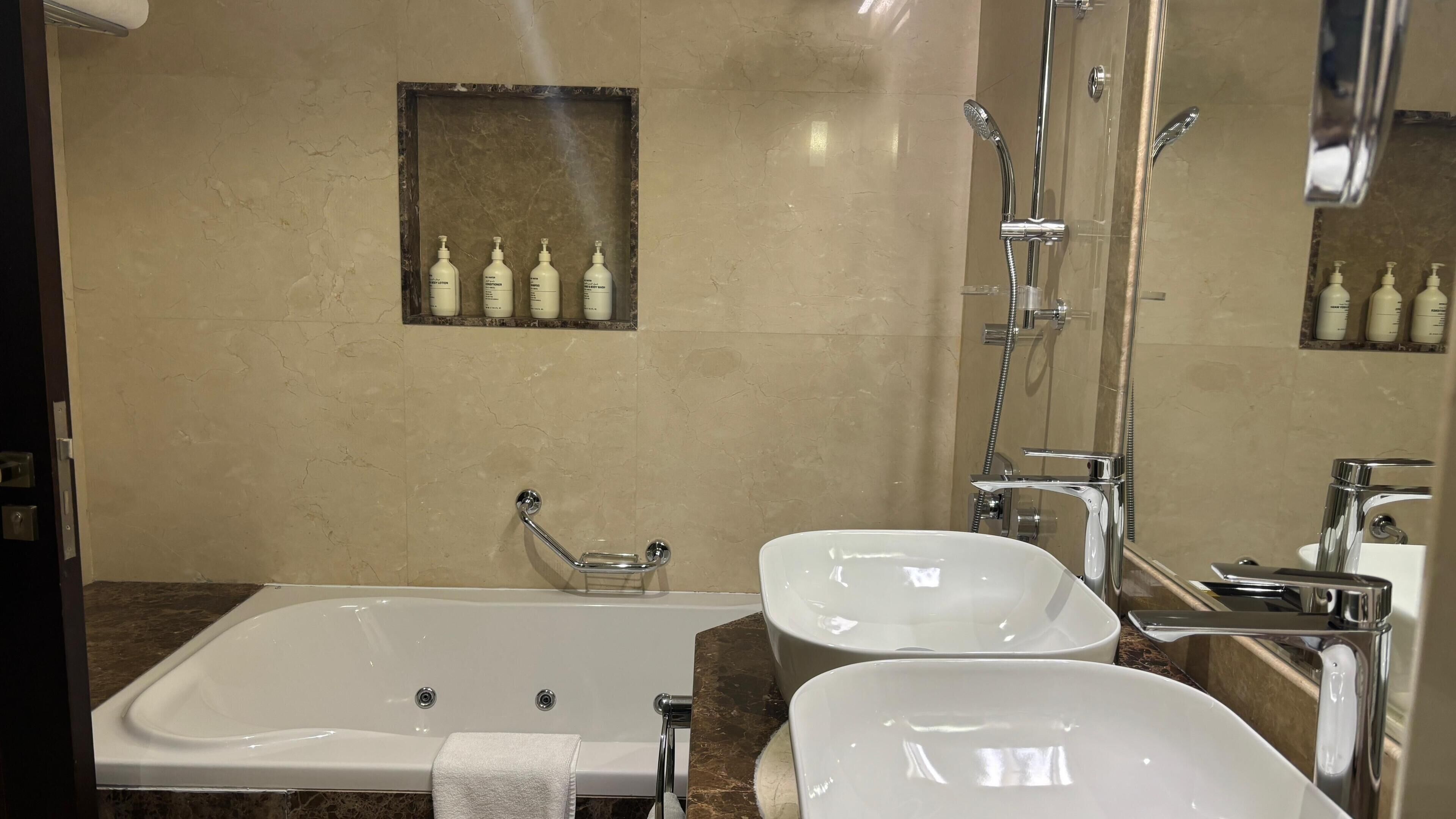 Photo - Seven Seas Hotel