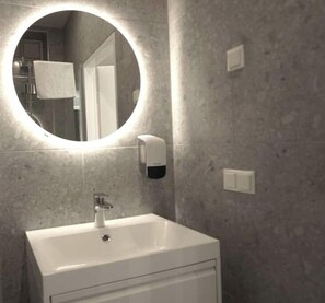 Dusch, hårtork och tvål