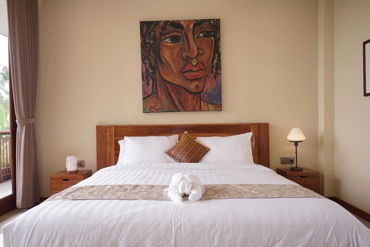 Superior dubbelrum - 1 kingsize-säng - balkong - utsikt mot bergen | Sängtillbehör av högsta kvalitet, duntäcken, bäddmadrasser och minibar