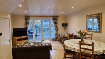 Smart TV, table football, ping pong, books