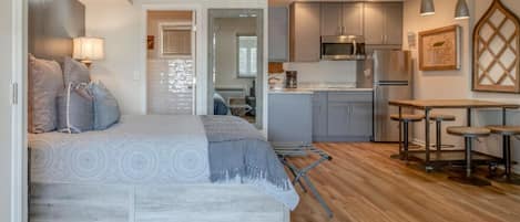 1 chambre, bureau, fer et planche à repasser, Wi-Fi