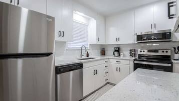 Fridge, microwave, oven, stovetop
