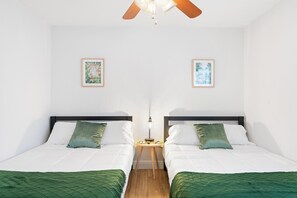 5 bedrooms, desk, iron/ironing board, WiFi - Spacious 5 BD Home w/ Pool, Near Beaches & Hard Rock (Hollywood)