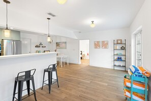 Interior - Spacious 5 BD Home w/ Pool, Near Beaches & Hard Rock (Hollywood)