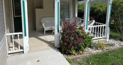 Charming 4-bedroom - 2 bath house in the beachfront community of Pentwater!