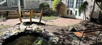 Charming 3-bedroom - 2 bath house in the beachfront community of Pentwater!