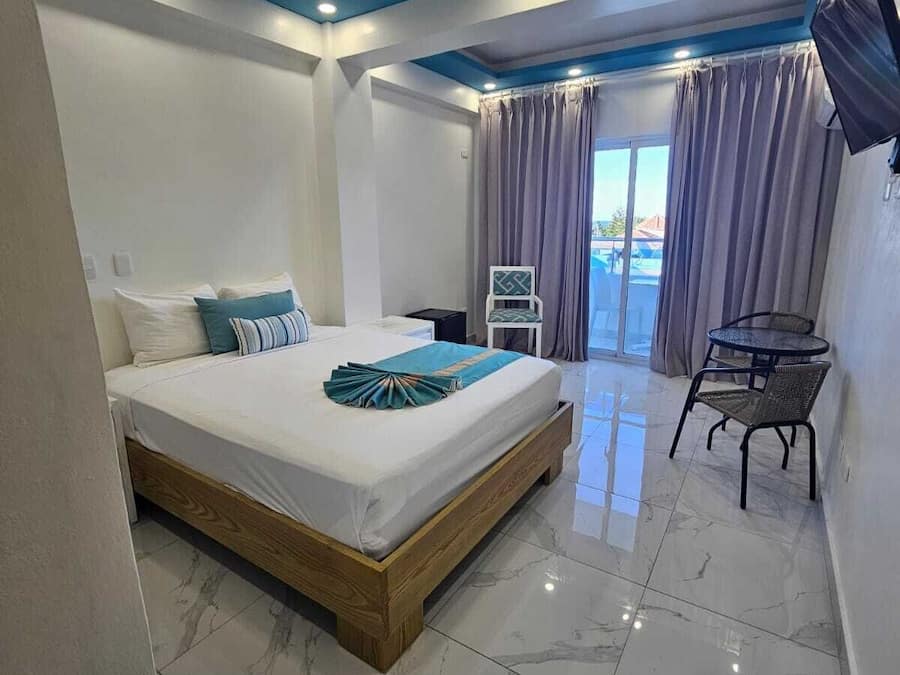 Superior Single Room, Balcony, Partial Sea View | Free WiFi