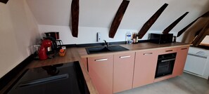 Fridge, microwave, oven, stovetop - At the Zen Corner of Bergheim (Bergheim)