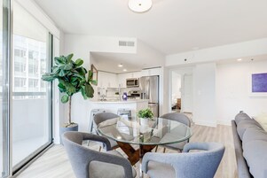 Family Apartment | In-room dining