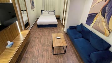 Suite Standard | Una scrivania, ferro/asse da stiro, Wi-Fi gratuito