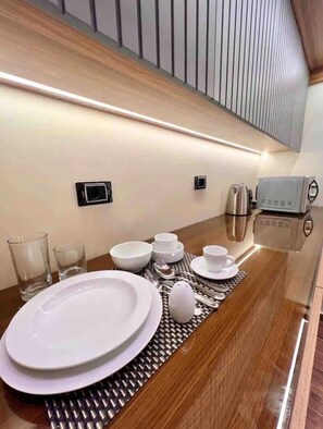 Standard Suite | Private kitchen | Mini-fridge, microwave