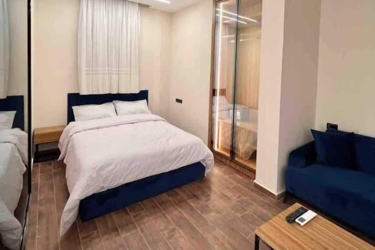 Suíte standard | 1 quarto, escrivaninha, ferros/tábuas de passar roupa, Wi-Fi de cortesia