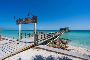 Liegestühle, Strandtücher