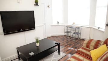 Apartment | Living area | TV