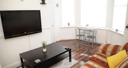 Cosy Orrell Park Retreat Near Anfield and Aintree