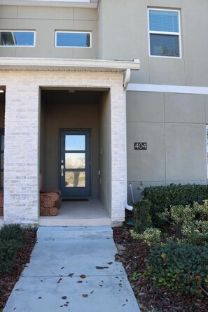 Exterior detail - 404oca-the Retreat at Championsgate (Kissimmee)