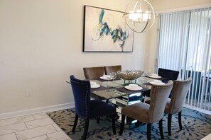 Dining - 404oca-the Retreat at Championsgate (Kissimmee)