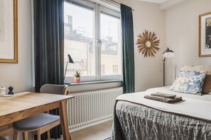 1 soverom, strykejern/-brett, wi-fi og sengetøy