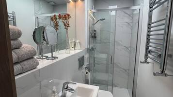 Shower, towels