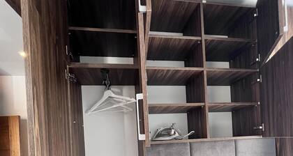 London Studio Retreat - Colney Hatch Lane