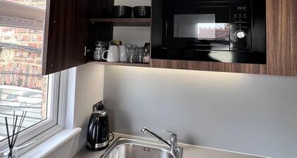 London Studio Retreat - Colney Hatch Lane